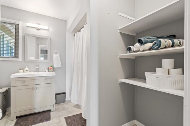 For Lease - 290 Lakeshore Road, Fort Erie, Ontario - Photo 1