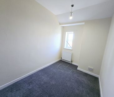 3 Bedroom Terraced House for Rent - Photo 3