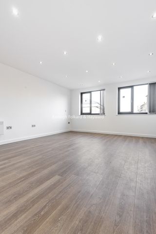 Walworth Place, London, SE17 - Photo 2