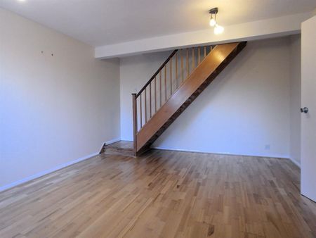 Daffodil Drive, Bisley, Woking, Surrey, GU24 9EZ - Photo 2