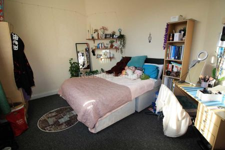 4 bedroom flat to rent - Photo 5