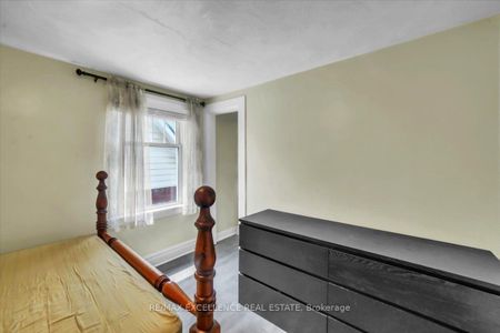 For Lease - 626 Downie Street, Peterborough Central, Ontario - Photo 2