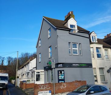 2 bedroom maisonette to rent - Photo 3