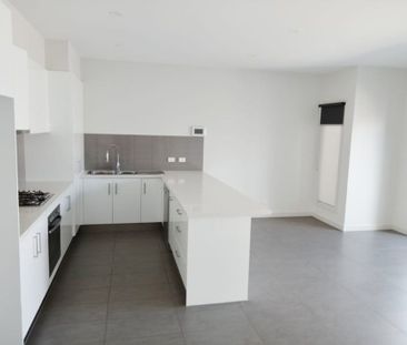 MODERN TWO BEDROOM UNIT IN GEELONG WEST - Photo 3