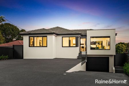 Stunning Fully Renovated Home Tucked Away in a Quiet Cul-de-Sac - Photo 2