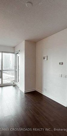 Mimico/Lakeshore-Modern Bright 1Bd+Den Utilities incl - Photo 1