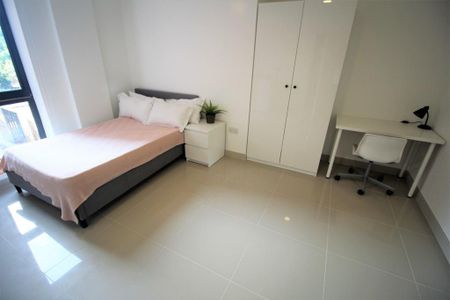 3 bedroom flat to rent - Photo 5