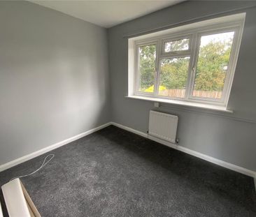 4 bedroom semi-detached house to rent - Photo 5