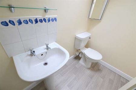 1 bedroom Flat To Let - Photo 4