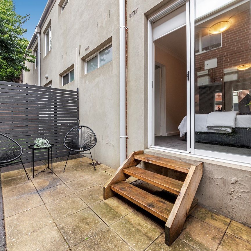 Perfectly Positioned Just North of The Station, This Immaculate Courtyard Apartment is Within Close Proximity to Daily Conveniences! - Photo 1