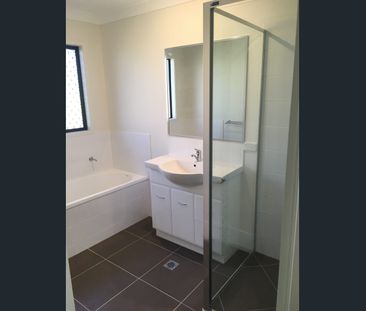 NEAT, TIDY AND SPACIOUS 4 BEDROOM HOME!! - Photo 5