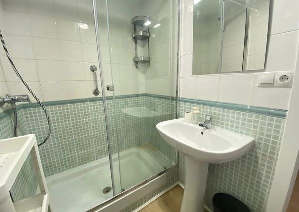 Calle de Sierra Carbonera, Madrid, Community of Madrid 28053