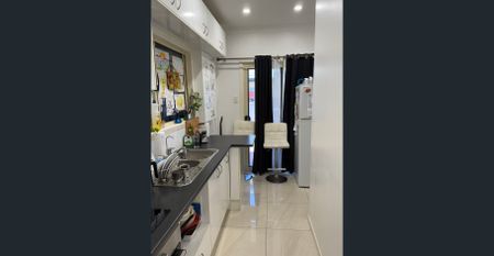 Low Maintenance, Location, Convenience - Photo 3