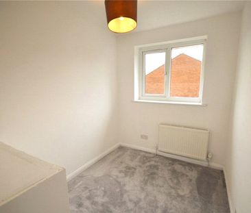 Greendale Grove, Denton, Manchester, Greater Manchester, M34 7EW - Photo 5