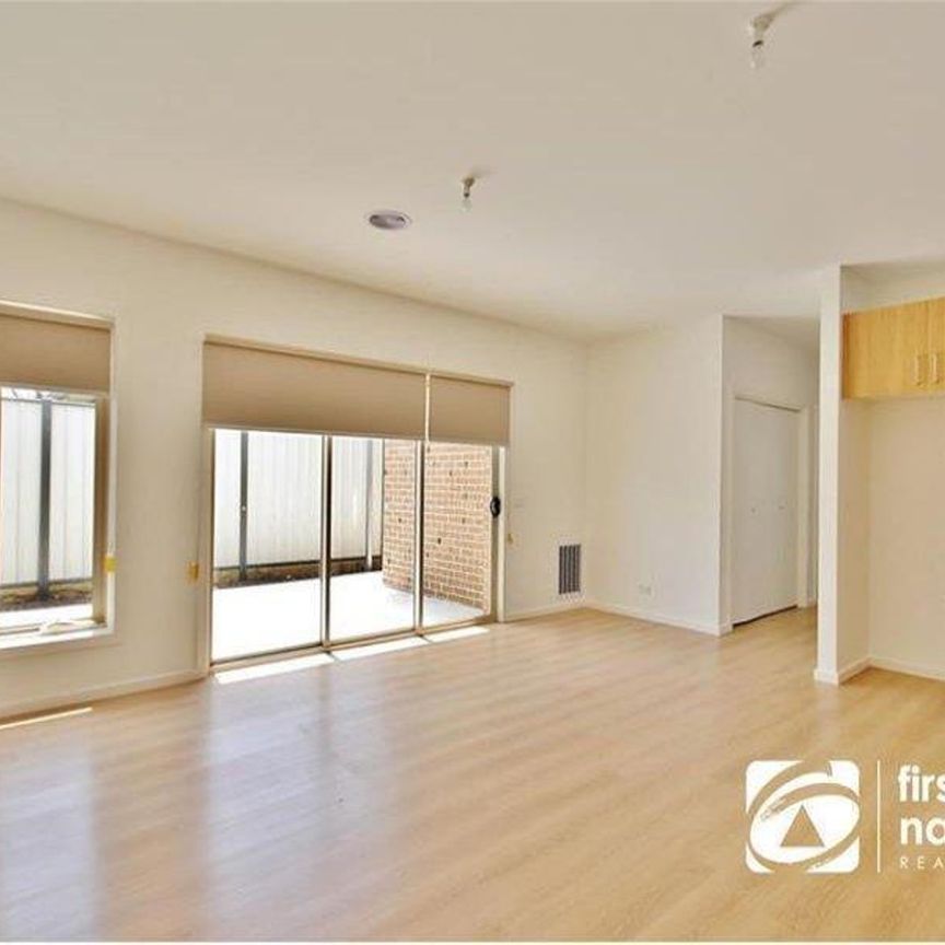 Comfortable Unit, Convenient Location - Photo 1