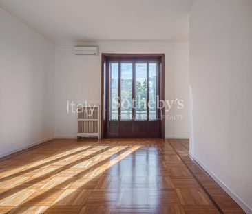 Ampio appartamento di rappresentanza in zona Porta Nuova - Photo 2