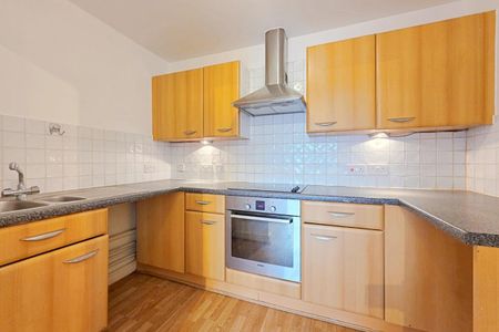 2 bed apartment to rent in Websters Way, Rayleigh, SS6 - Photo 4