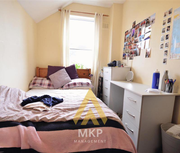 4 bedroom terraced house to rent - Photo 3