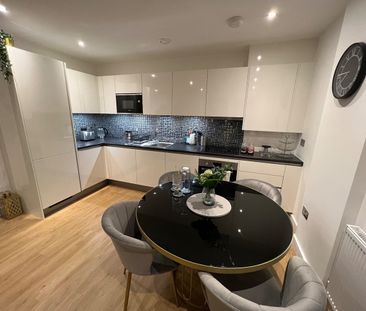 Room in a Shared Flat, Staines Road, TW4 - Photo 6