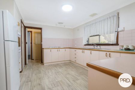 BEAUTIFULLY MAINTAINED HOME IN PRIME WODONGA LOCATION! - Photo 3