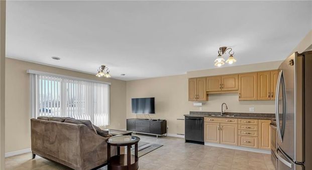 For Lease - 1547 Vercheres Street, Orleans - Convent Glen and Area, Ontario - Photo 1