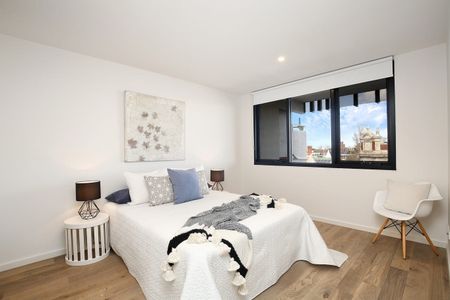 Ultimate Apartment in St Kilda Location - Photo 2
