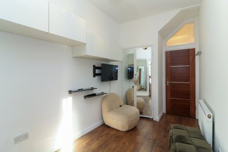 Studio Flat, St. James's Road, CR0 - Photo 2