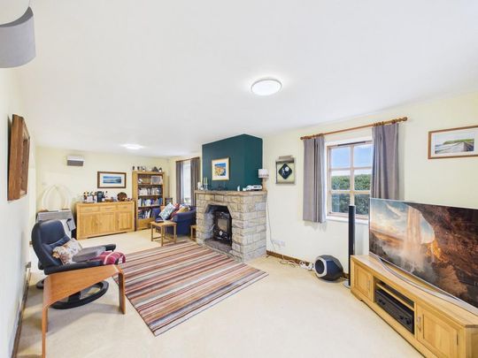 4 bedroom detached house to rent - Photo 1