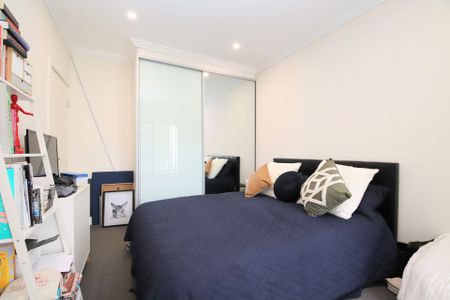 Modern Four Bedroom Duplex - Photo 5