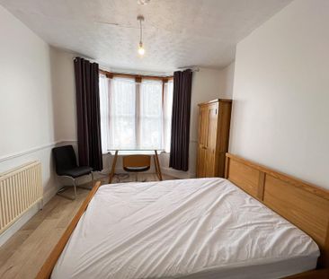 4 bedroom house to rent - Photo 3