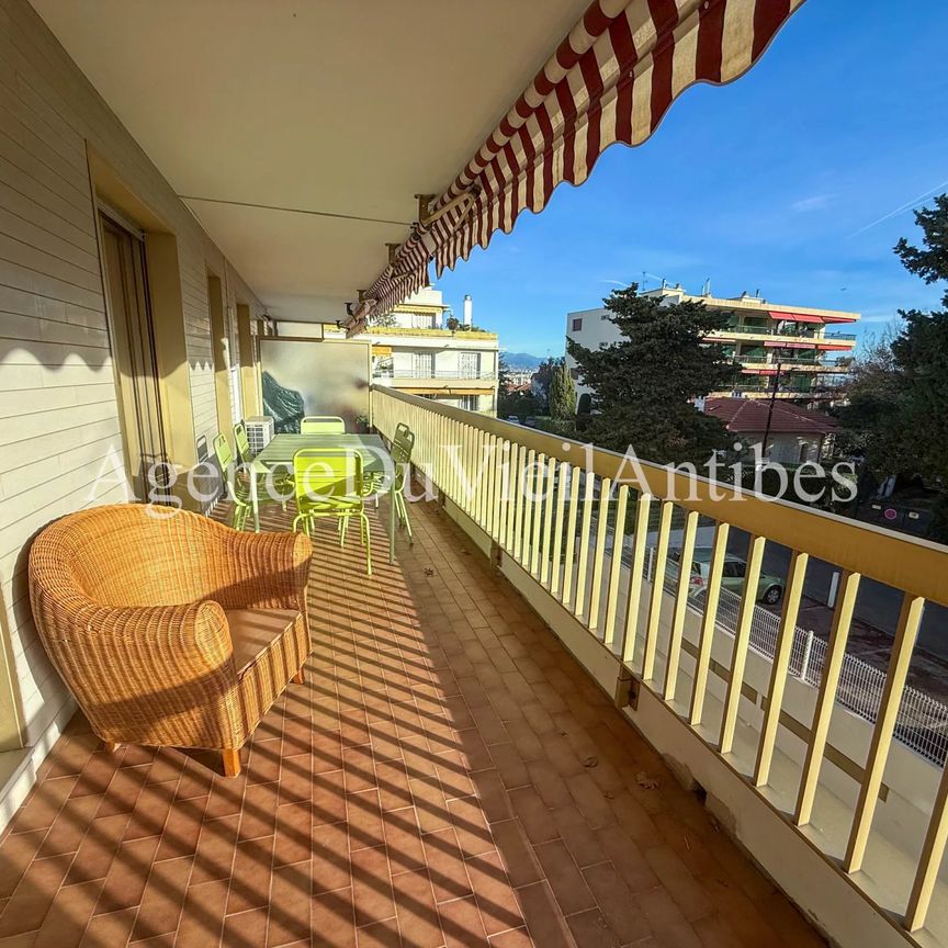 Centre ville d'Antibes, 2p loué meublé àl'année avec Terrasse - Photo 1