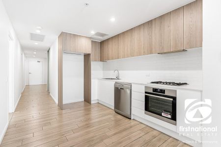 Modern 3 bedroom Apartment With Massive Wrap Around Courtyard - Photo 4