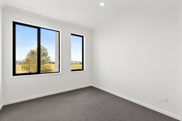 Brand New with 3 Bathrooms! - Photo 1