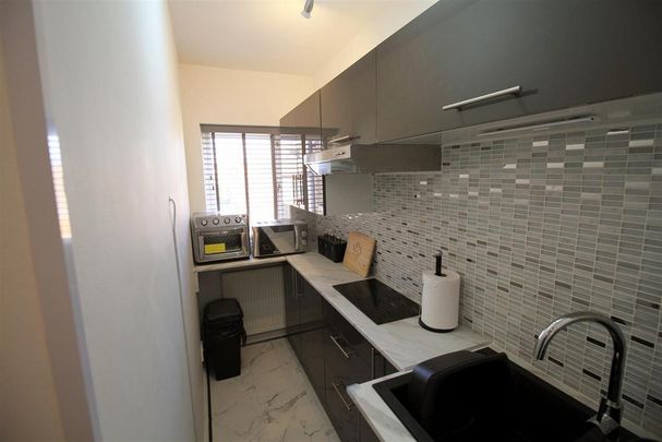 1 bedroom in a house share to rent - Photo 1