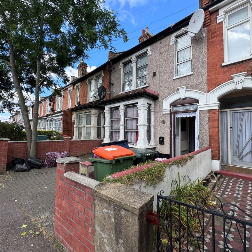 4 Bed Semi-Detached House, Shakespeare Crescent, E12 - Photo 1