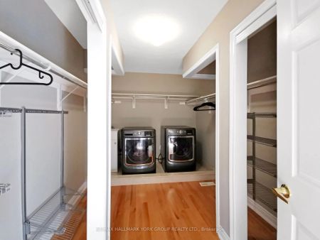 Detached Home For Lease | N9237268 - Photo 2