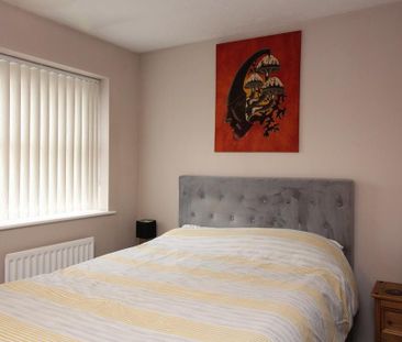 2 bedroom end of terrace house to rent - Photo 3