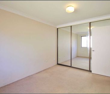 12 Month Lease Only, Close to Schools and Resturants - Photo 3