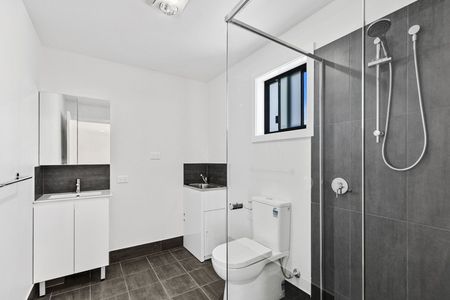 MODERN 2 BEDROOM GRANNY FLAT - LOW MAINTENANCE - Photo 5