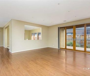 Elegant Family Home in Alamanda Estate – Prime Location - Photo 1