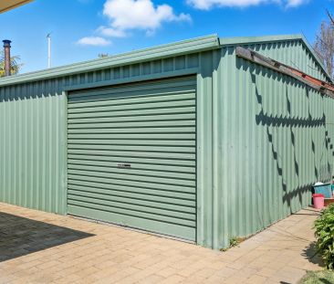 Coastal Elegance meets family comfort - Photo 6