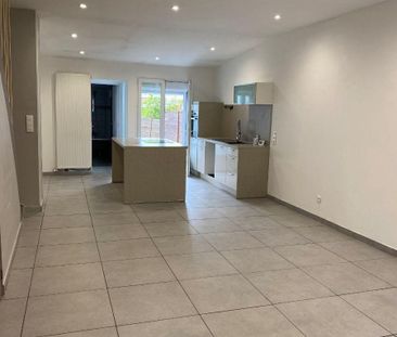 Une maison avec jardin Rdc : séjour, cuisine ouverte meublée (plaqu... - Photo 4