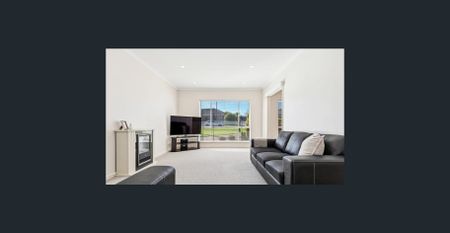 Well maintained 3 bedroom family home! - Photo 3