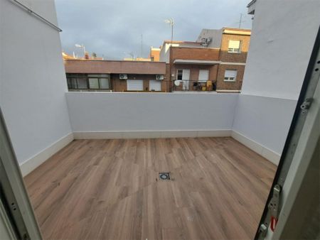 Piso de alquiler en Calle de Carlos Hernández, 18, Ventas - Photo 2