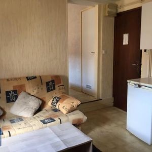 Location Appartement 1 pièce 23m² BOURG EN BRESSE 01000 - Photo 2