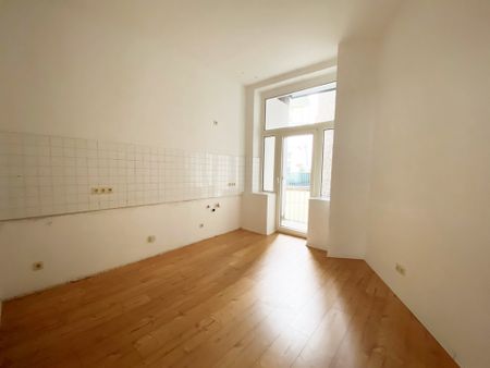 Helle ca. 108 m² große 3-Zimmer-Wohnung | Altbaucharme | frisch renoviert - Photo 2