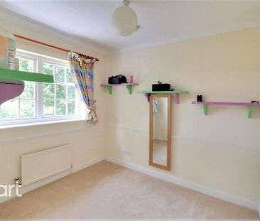 4 bedroom character property to rent - Photo 4