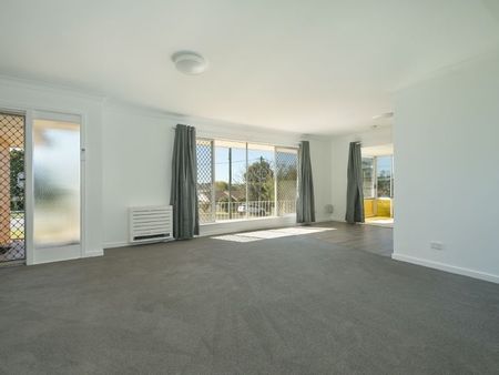 Family Home just a 2 Minute Walk from Centenary Heights State High - Photo 5