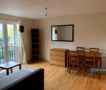 1 bedroom flat to rent - Photo 3