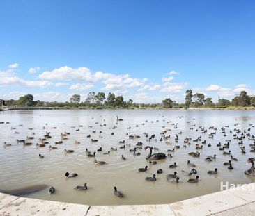 2 Rialton Rise, South Morang, Vic 3752 - Photo 6